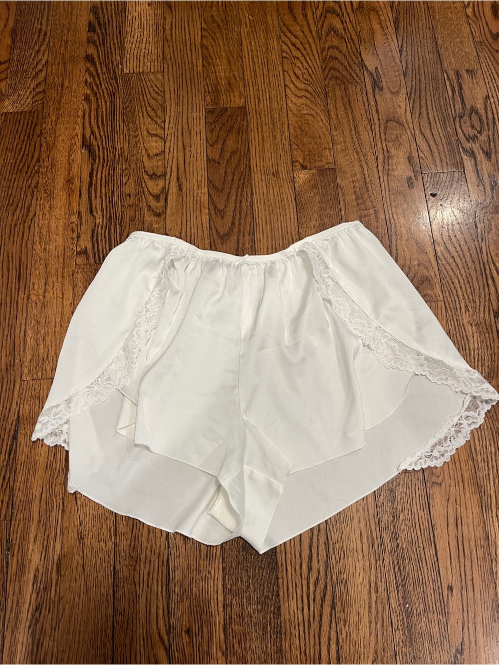 Abercrombie & Fitch white satin sleep shorts small